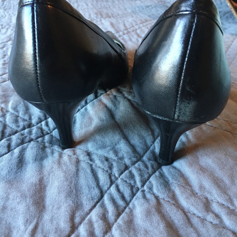 Bandolino Flexible Black Leather Heels Sz 7.5 - Picture 8 of 8
